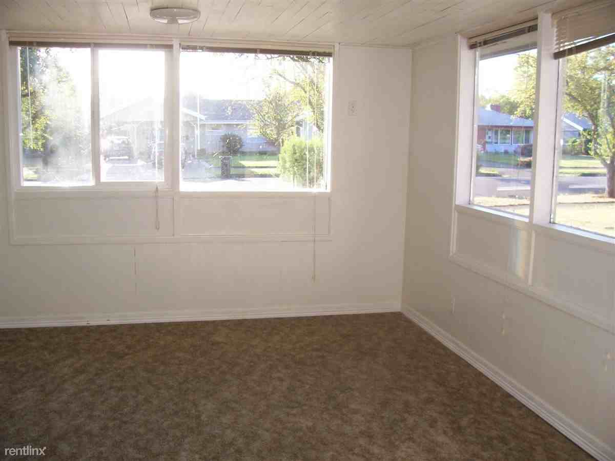 2845 Ferry St - Photo 3 of 14