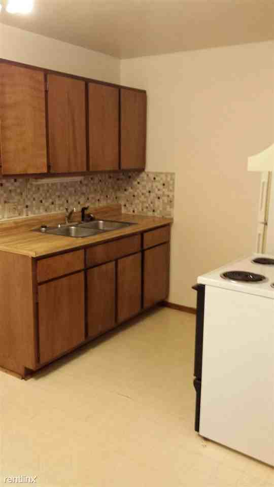 Woodcrest Apartments - Photo 3 of 8