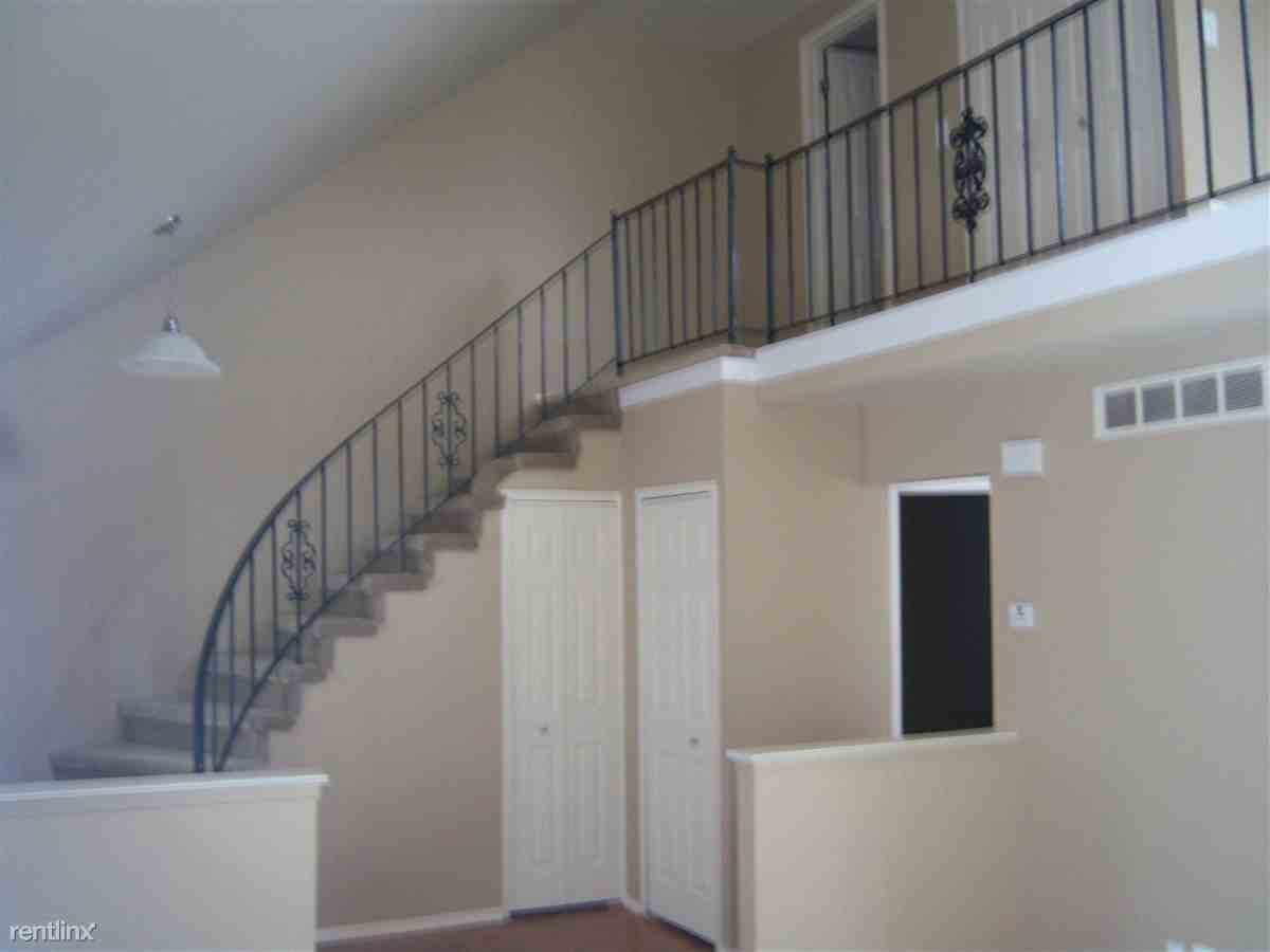 Royal Woods Townhomes Apartments 13895 Sibley Rd, Riverview, MI 48193