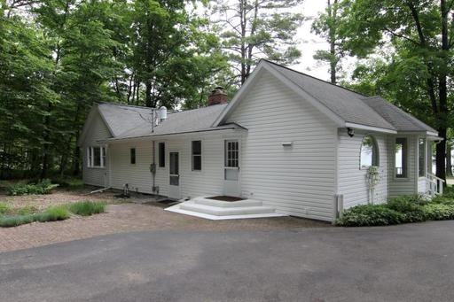 12155 Bluff Rd - Photo 3 of 11