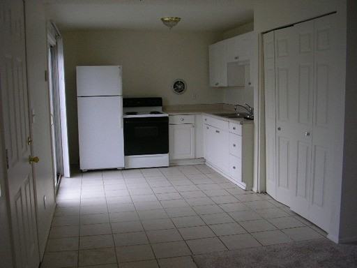 8705 13th Pl NE - Photo 2 of 7