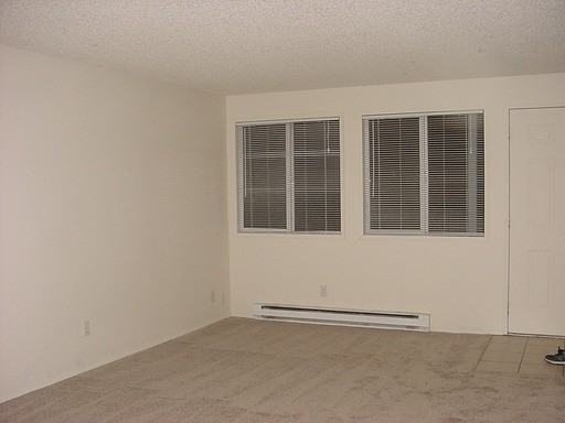 8705 13th Pl NE - Photo 3 of 7