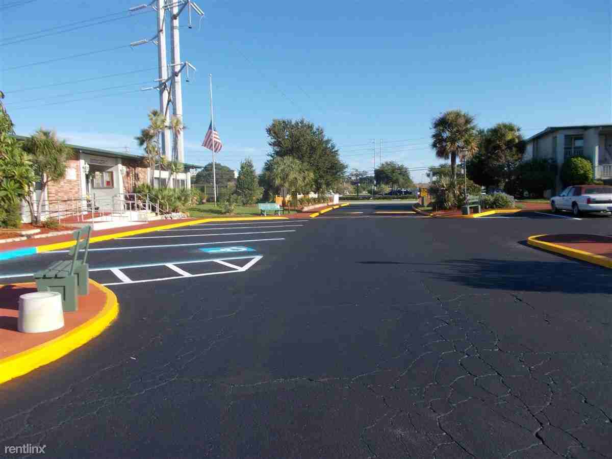 Tarpon Springs Manor Senior Community - Photo 3 of 5