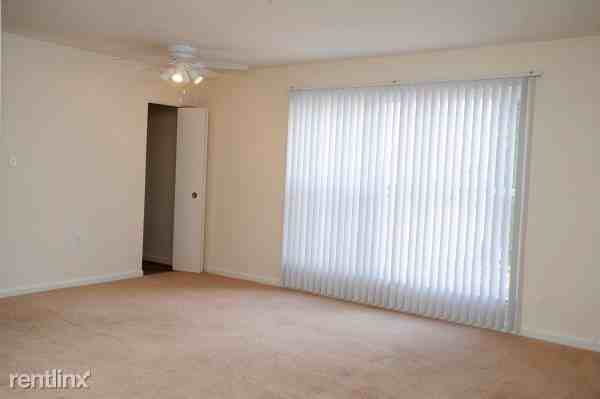 Olde Jamestowne Apartments - Photo 2 of 7