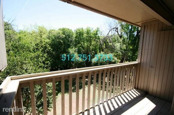 Retro Travis Heights Flats - Photo 2 of 9