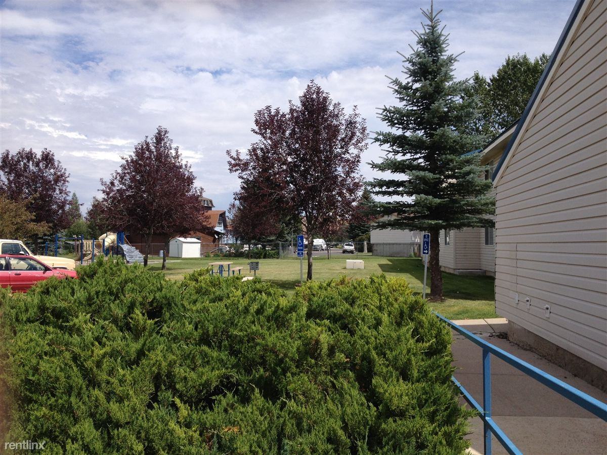 River Glen Apartments - Photo 2 of 8