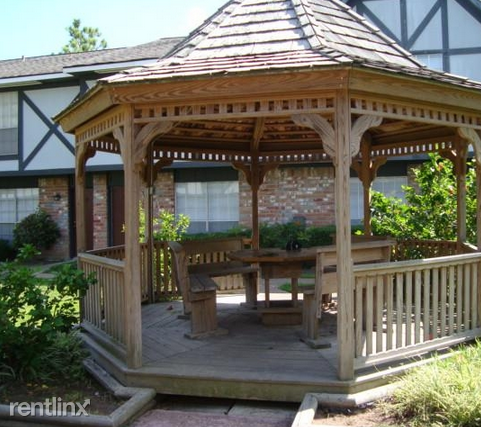 Quaker @ Skyview Terrace - Photo 2 of 9