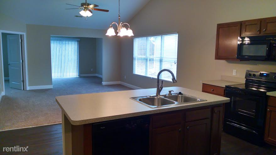 River Oaks Villas - Photo 2 of 16