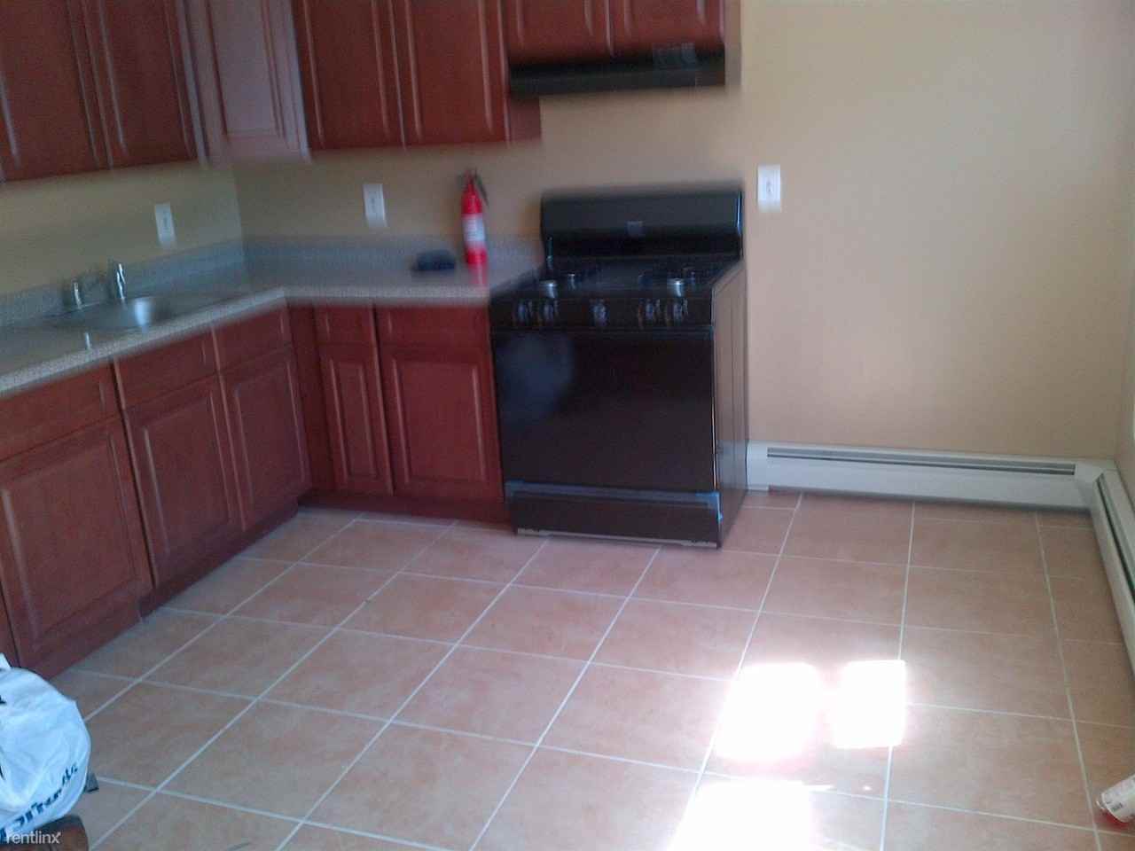 411 River St - Photo 2 of 6