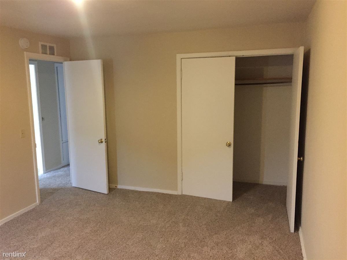 Eastfield Townhomes Apartments 1020 Eastfield Rd, Lansing, MI 48917