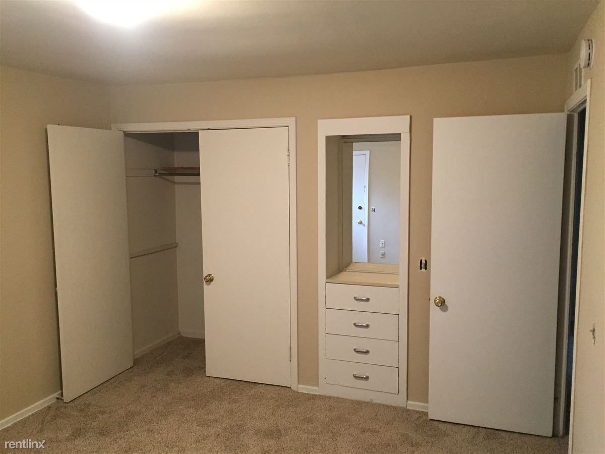 Eastfield Townhomes Apartments 1020 Eastfield Rd, Lansing, MI 48917