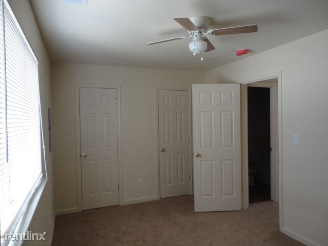 Bay Gardens Apartments - Photo 2 of 4