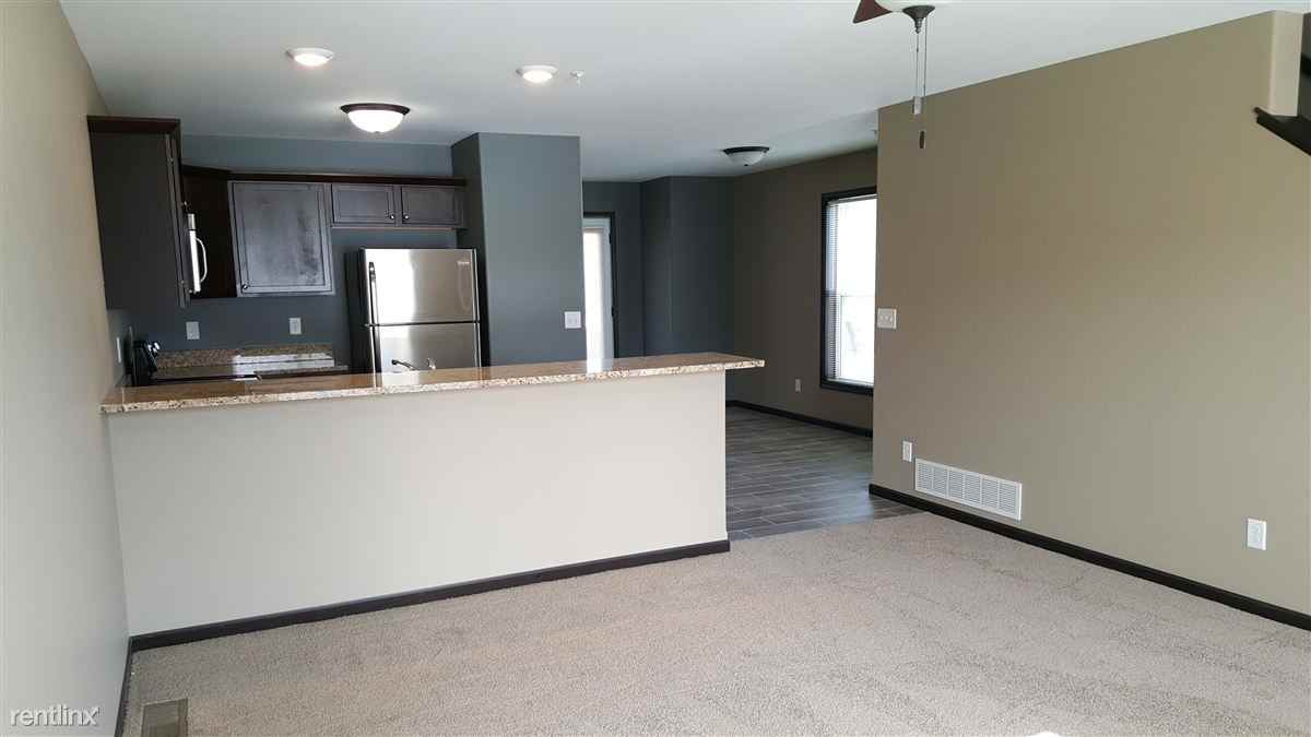 Shadow Ridge Townhomes - Photo 3 of 30