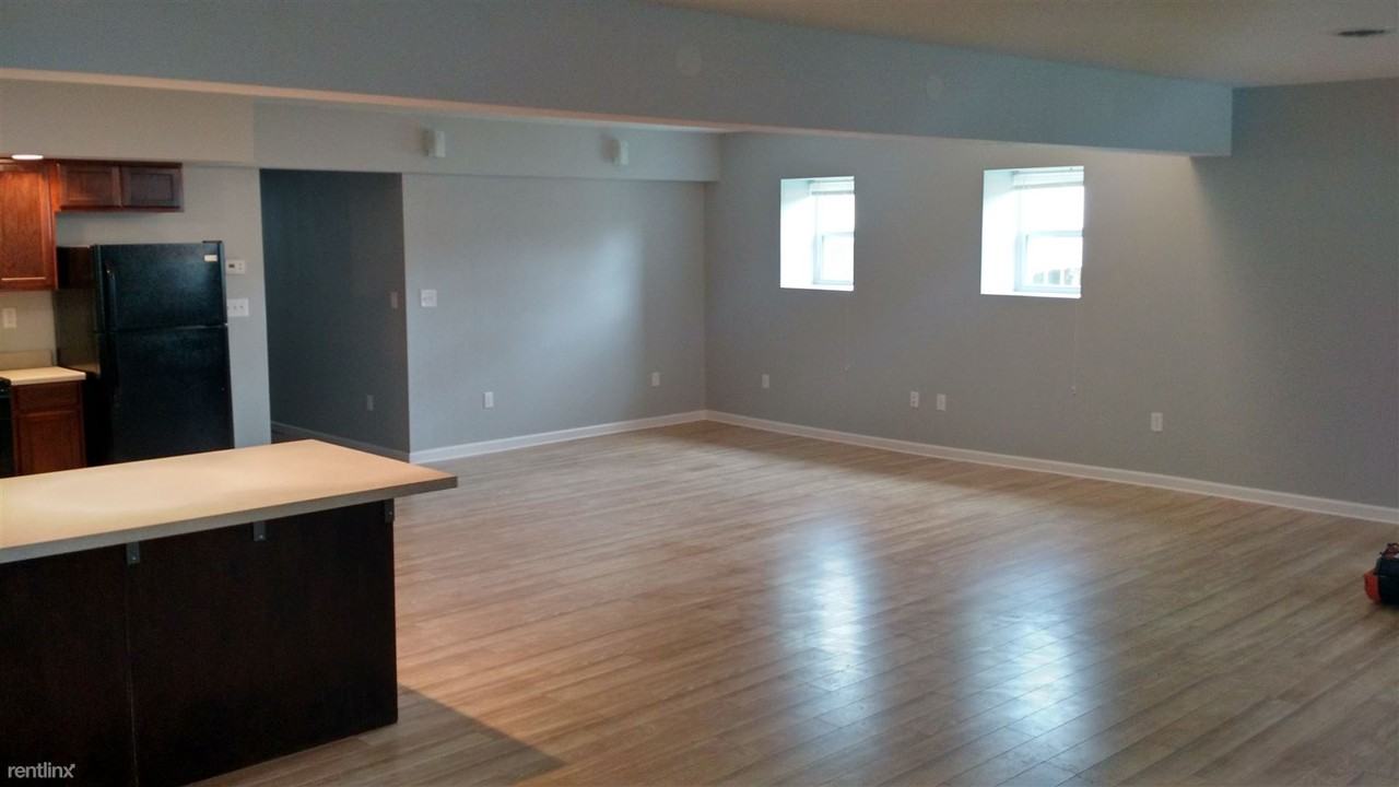 180 Lincoln Dr - Photo 3 of 10