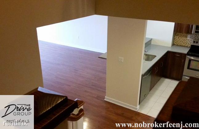 310 Cliff Ln - Photo 3 of 9