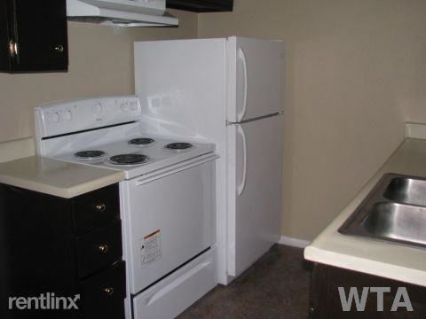 423 Vance Jackson Rd - Photo 2 of 7