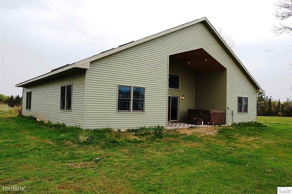 4258 County Rd D - Photo 2 of 10