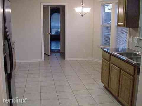 5611 Bald Ridge Ct - Photo 3 of 10