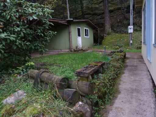 340 Debbie Ct - Photo 3 of 11