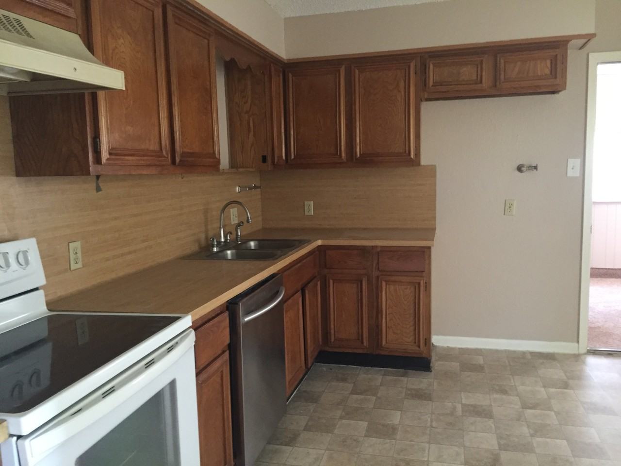 2613 34th Ave N - Photo 3 of 8