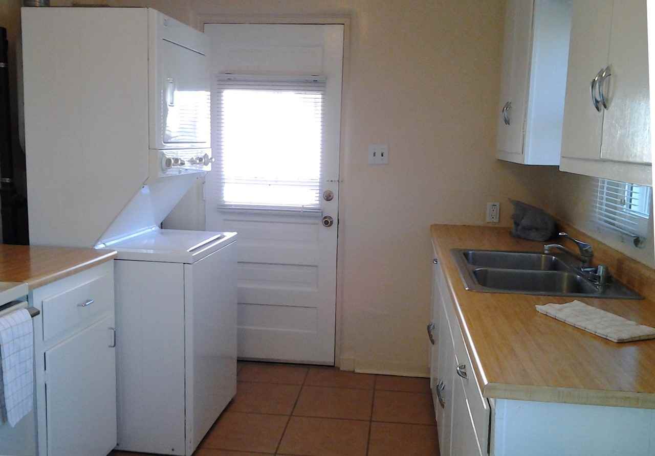 203 Manzano St NE #A - Photo 2 of 15