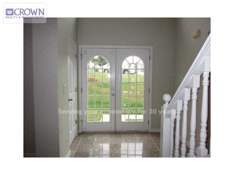 608 Chartwell Ct - Photo 3 of 19