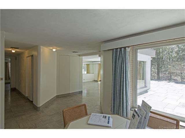 139 Ansonia Rd - Photo 3 of 12