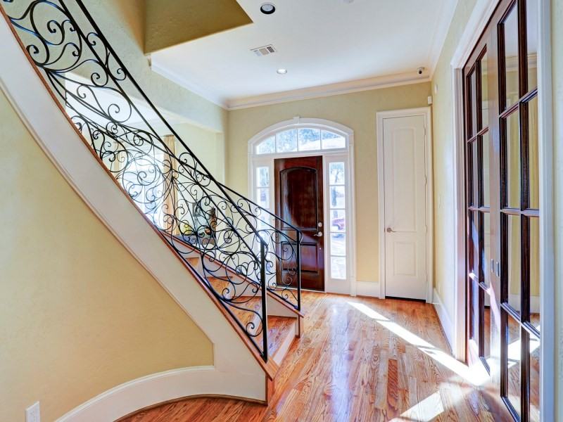 2628 Robinhood St - Photo 3 of 22