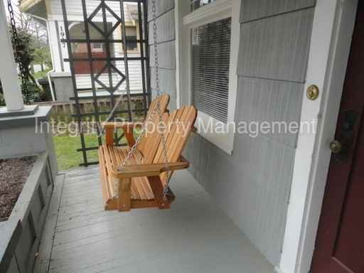 1913 Capitol Way S - Photo 3 of 19