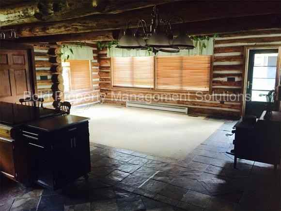 608 Lost Ln - Photo 3 of 12