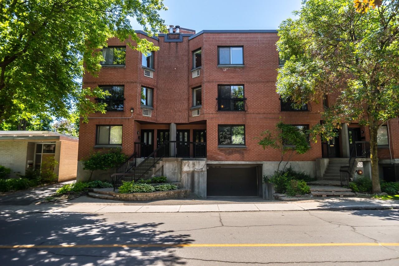 392 Avenue Lansdowne, Westmount, QC H3Z 2L4 3 Bedroom Apartment for