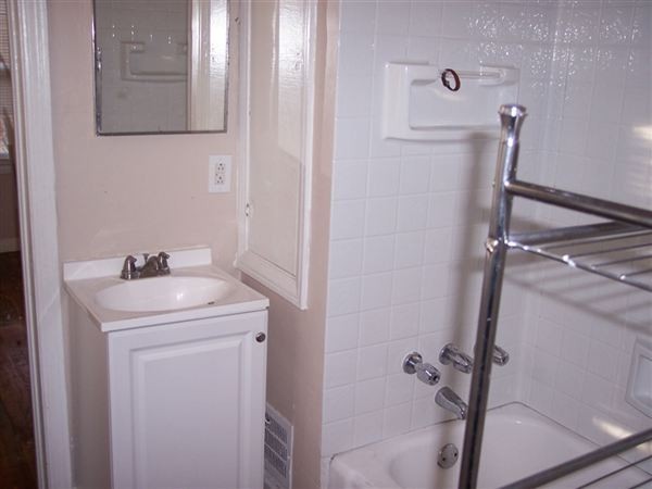20292 Elkhart St - Photo 3 of 4