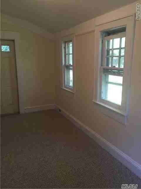 421 Webster Ave - Photo 3 of 10