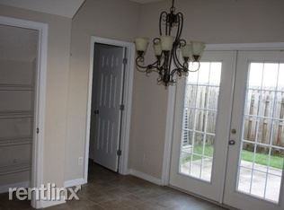 125 Cypress Point Dr - Photo 3 of 7