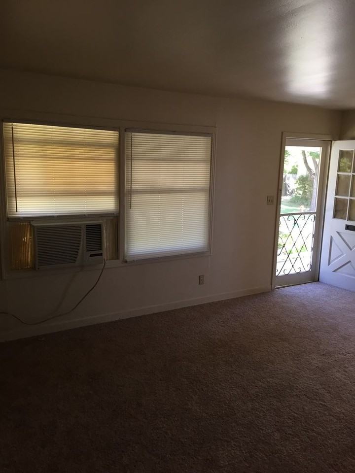 4601 65th St - Photo 3 of 8