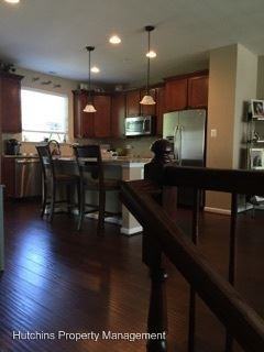 1642 Livingston Dr - Photo 2 of 29