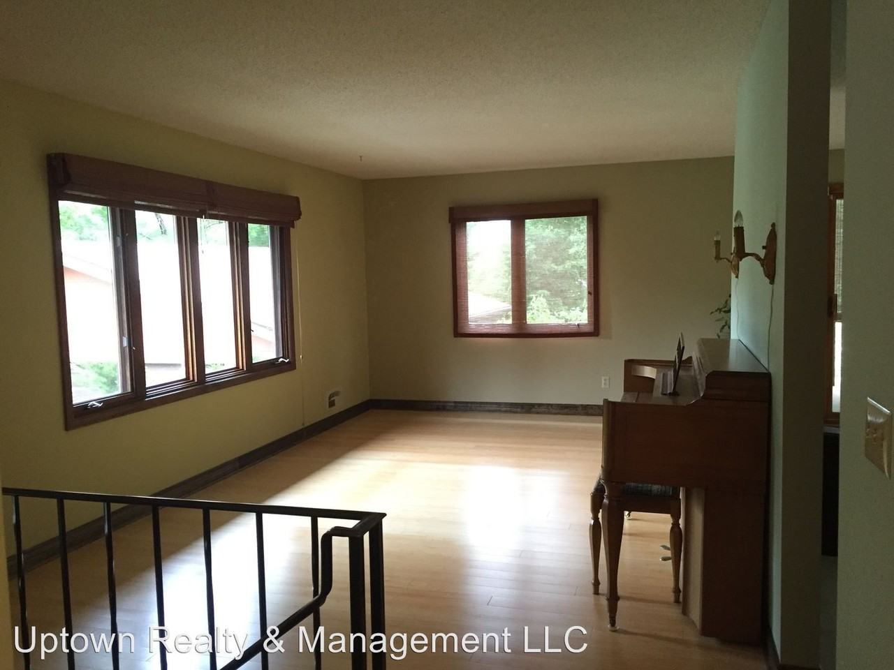 326 University Ave NE - Photo 3 of 22