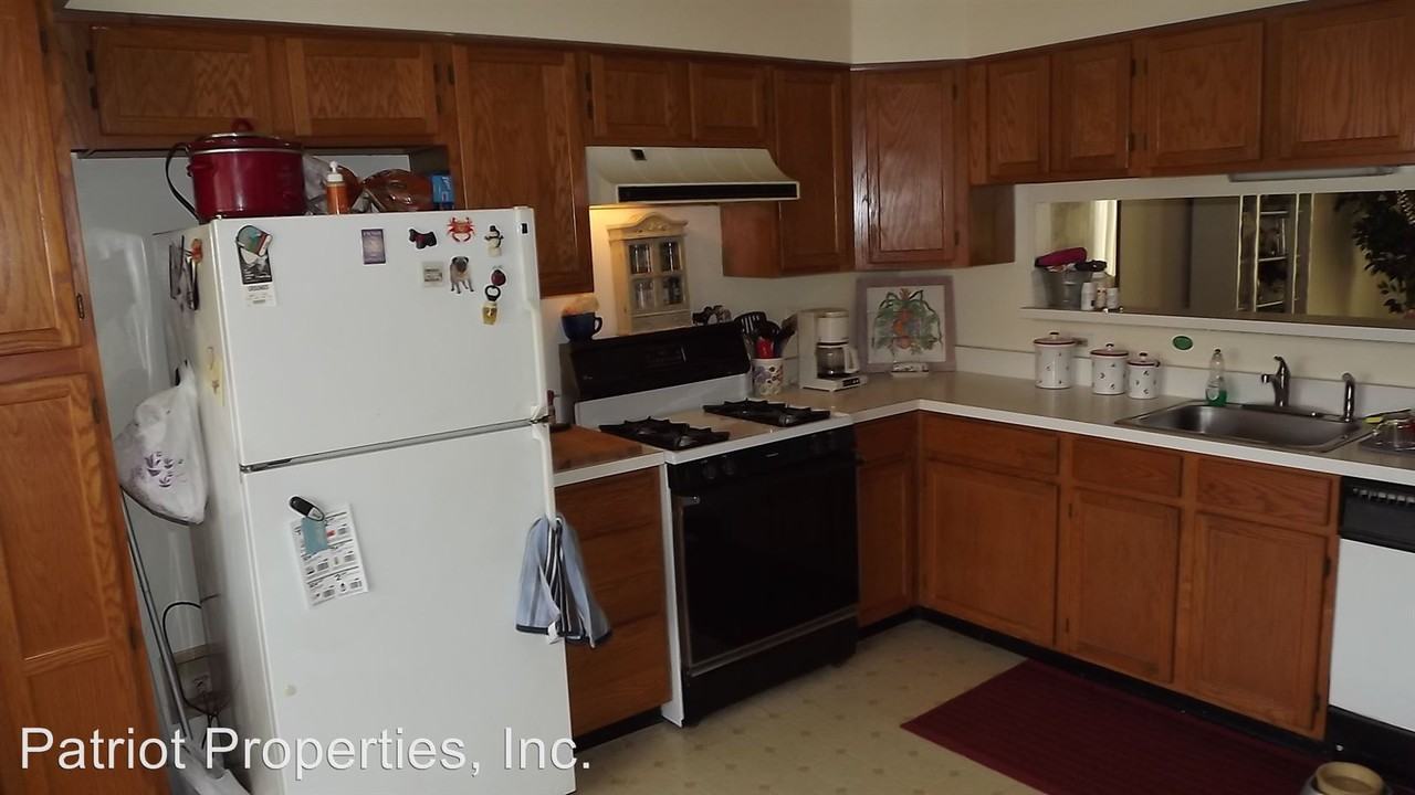 20865 Sandstone Square - Photo 3 of 8