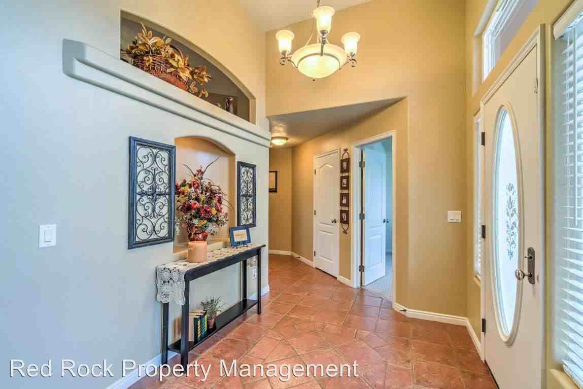 3747 Nicholas Dr - Photo 3 of 39