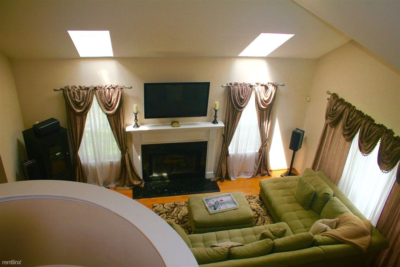 12 Pavilion Rd - Photo 2 of 10