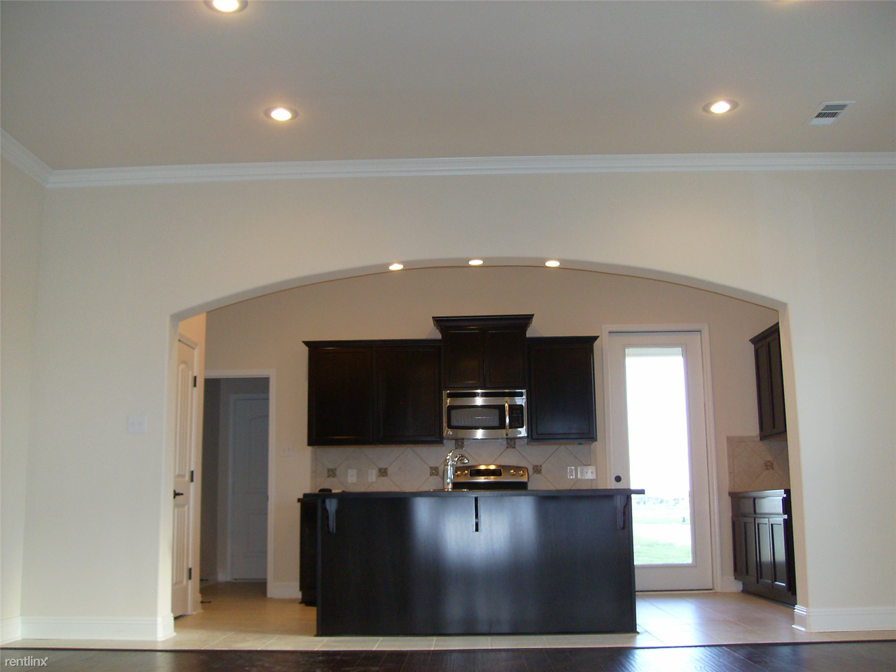 100 Pettigrove Dr - Photo 2 of 12