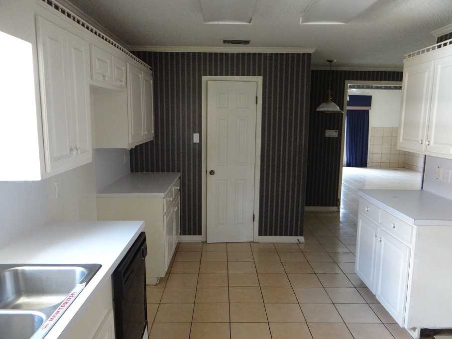 9345 Mapes St - Photo 2 of 12