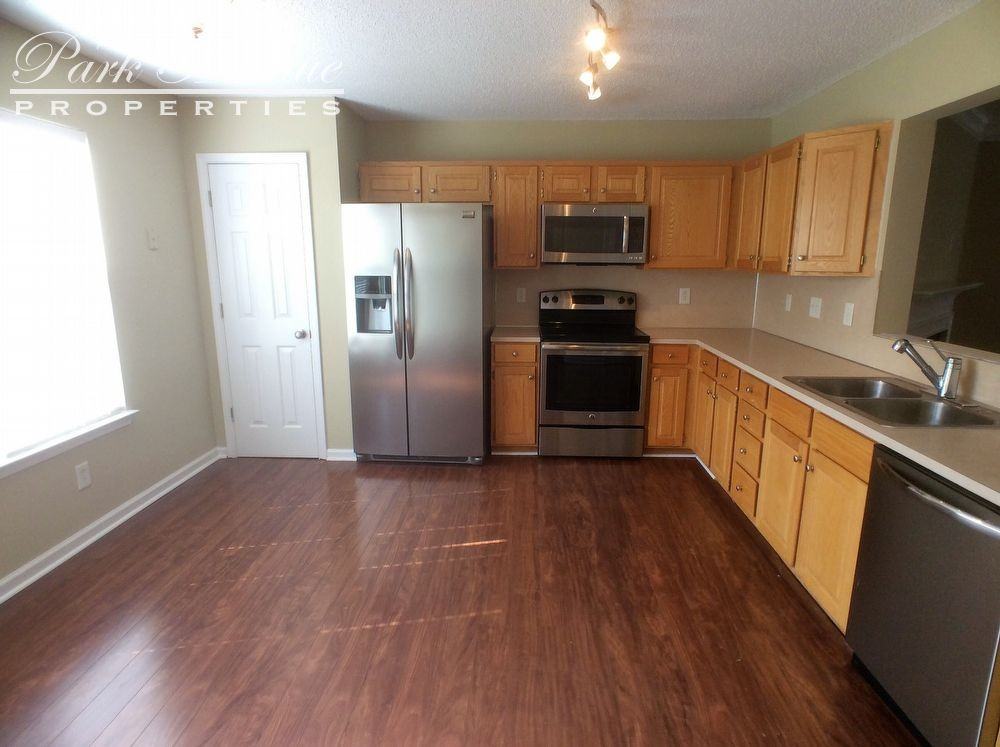 1216 Bicycle Ct - Photo 3 of 14