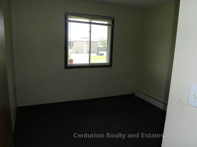 22450 Terrace Ave 2W - Photo 2 of 11