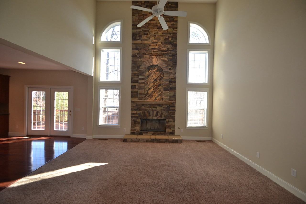 715 Bronze Court - Photo 2 of 10