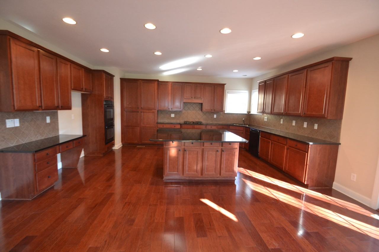 715 Bronze Court - Photo 3 of 10