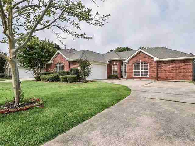 303 Village Trail - Photo 2 of 33