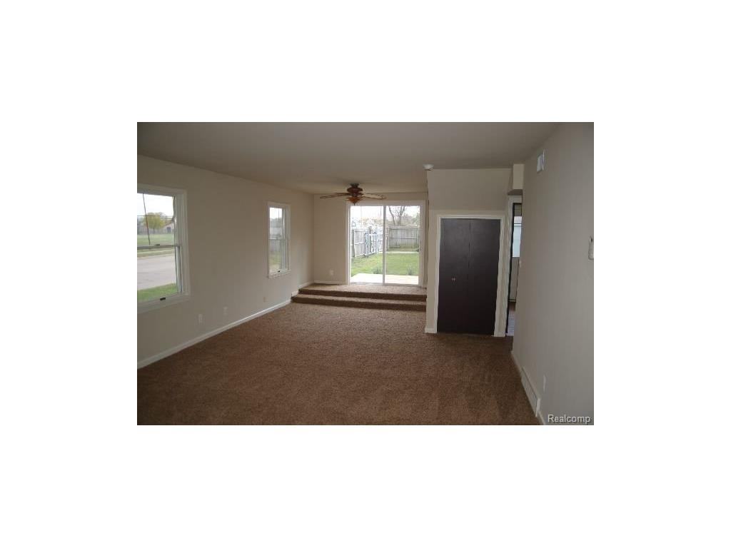 2298 Browning St - Photo 3 of 20