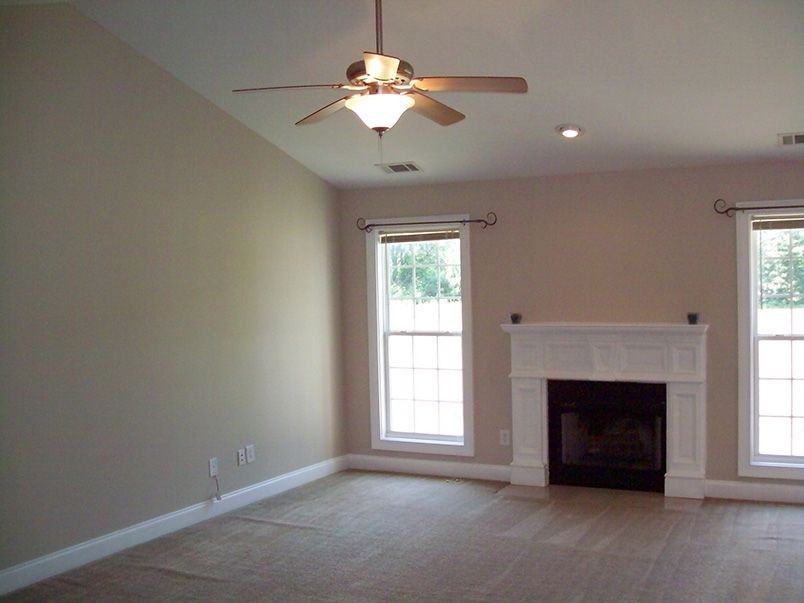 200 Lakeview Dr - Photo 2 of 22