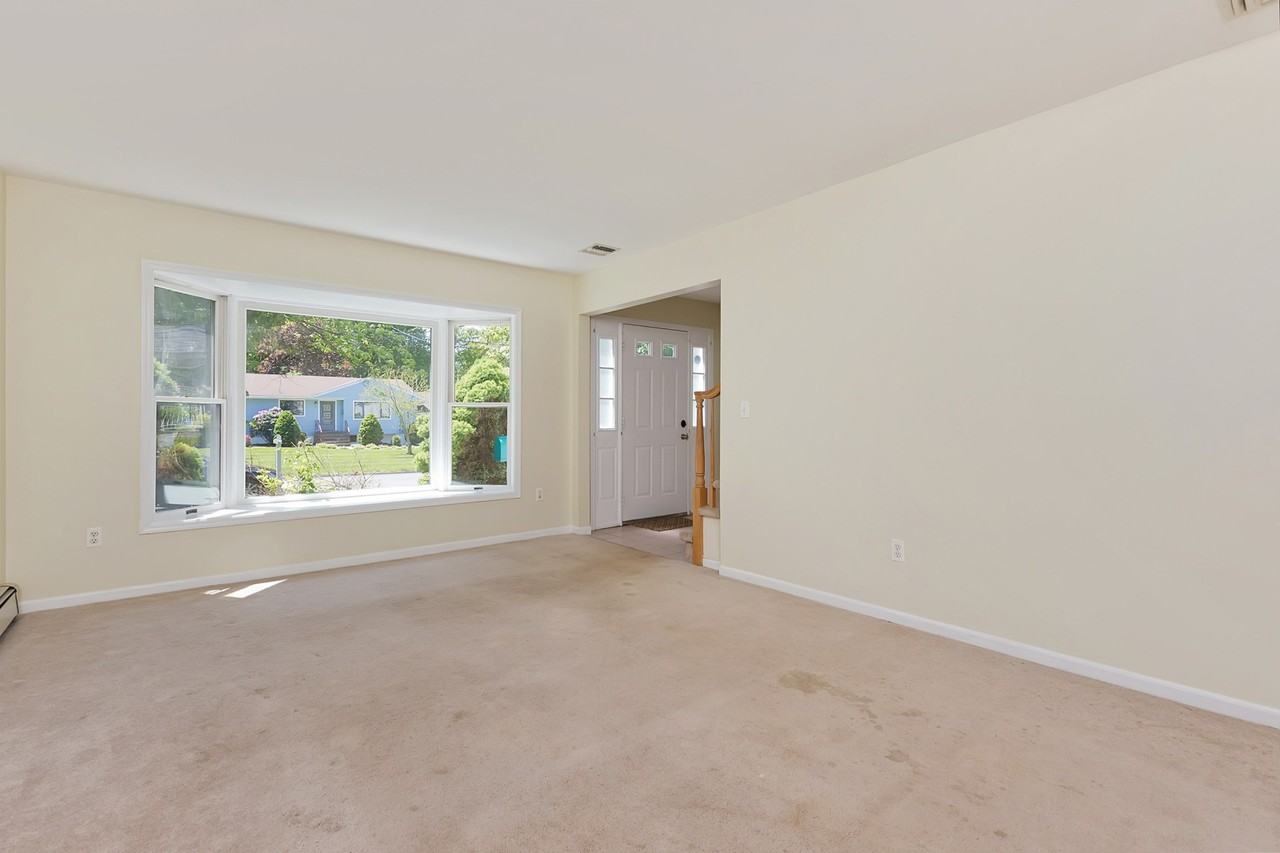 89 Mills Ave - Photo 2 of 21